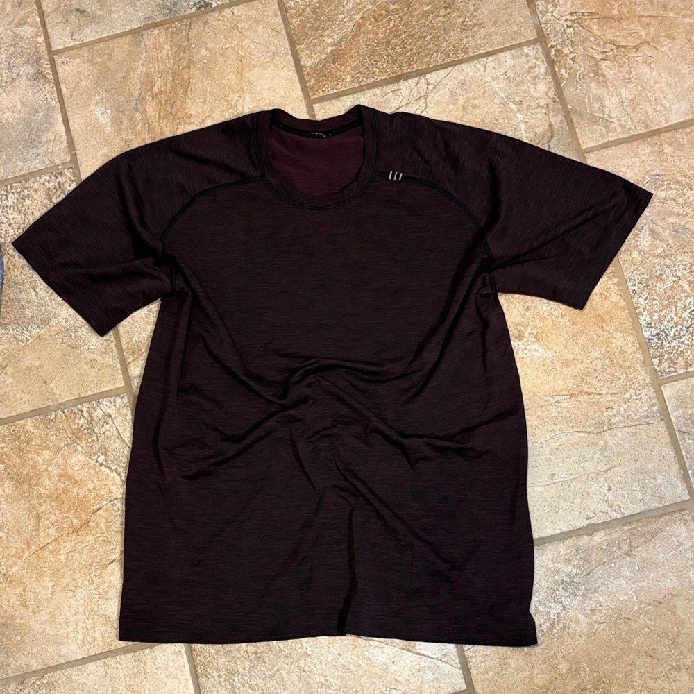 lululemon athletica Men's Crew Tee - Black with Deep Burgundy Tint Large Men